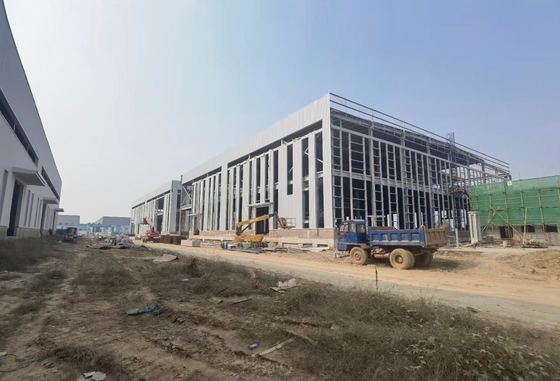 Структура из стали с высокой жесткостью Склад с бутылочными панелями PU и гибким дизайном