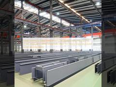 Цех стальных конструкций высокой интенсивности, использующий основную сталь Q235B и другие материалы, идеально подходящий для задач тяжелого строительного проектирования.